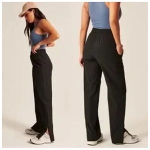 White Abercrombie Traveler Pant